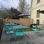 Lovely Shared 6Br With Garden Near Danube & Millenium City
