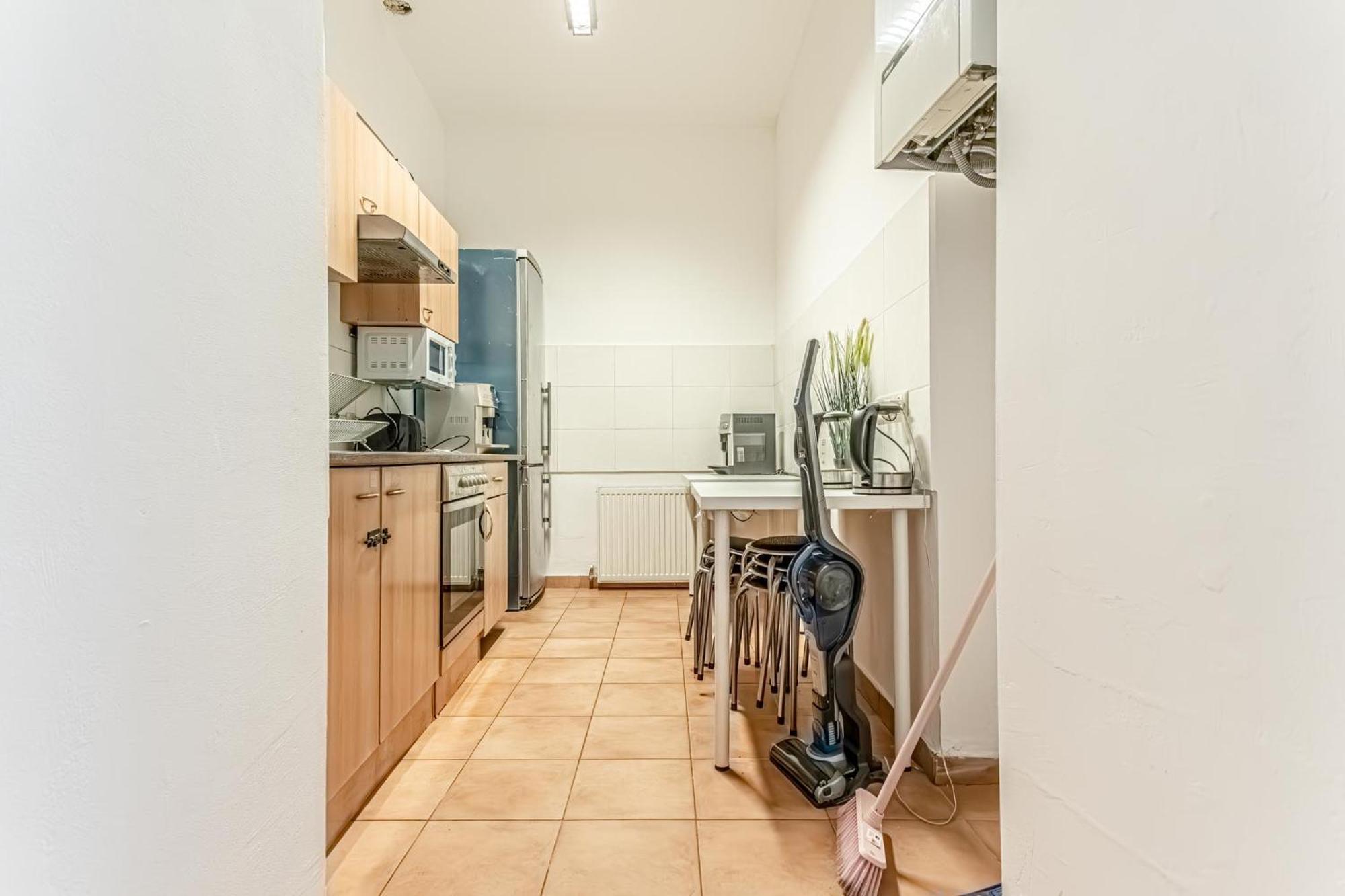 Apartment Loevly Shared 6br With Garden Near Danube & Millenium *