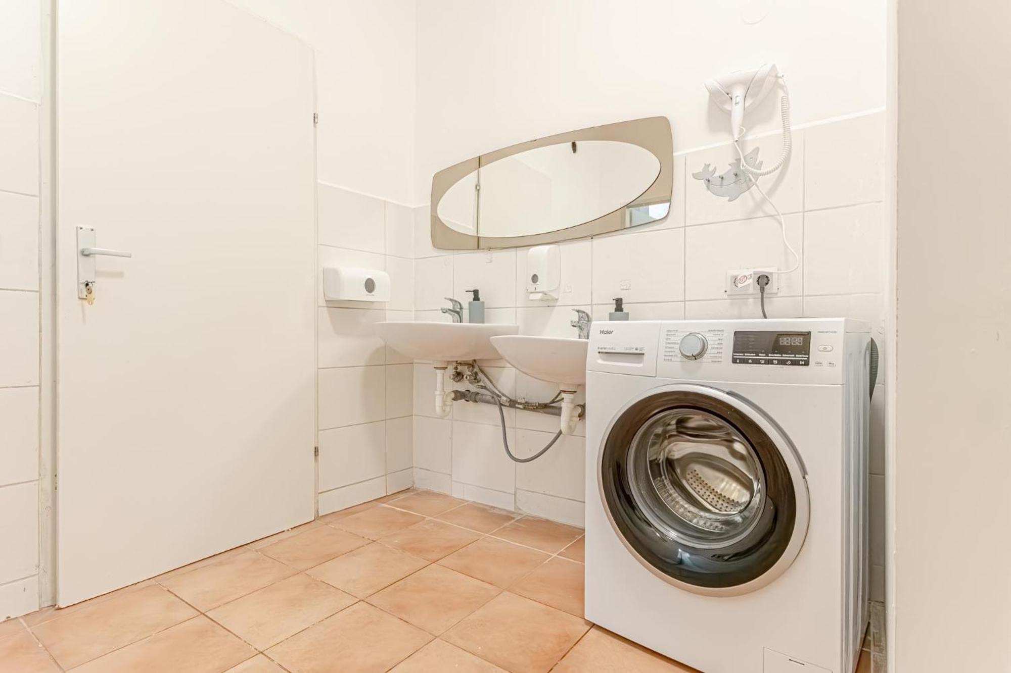 Loevly Shared 6br With Garden Near Danube & Millenium * Wien